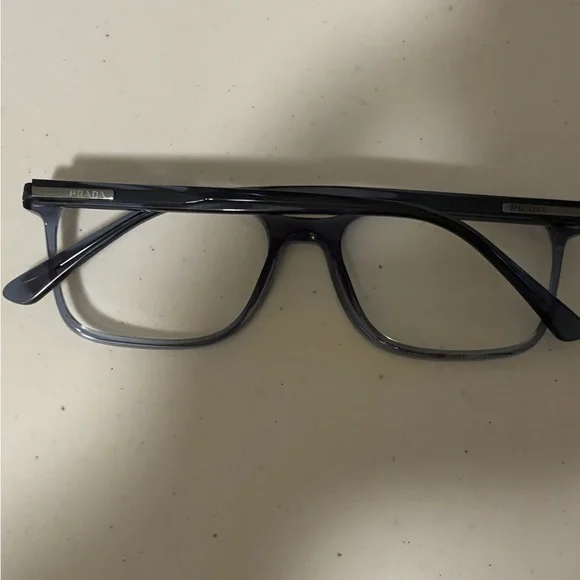 Prada eyeglasses frames - Picture 5 of 10